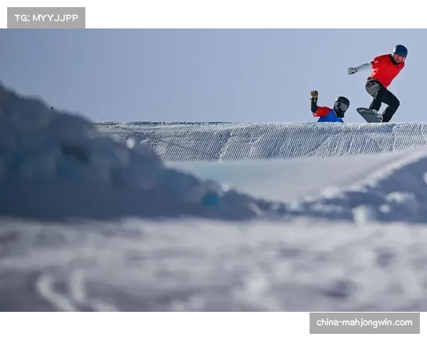单板滑雪障碍追逐赛场 出发位置与超越时机分析